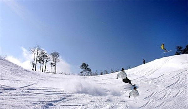 滑雪旅游